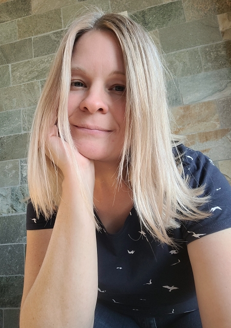 Julia Beylouny liest am Freitag, 17.11. beim Vorlesetag im Bücherbus